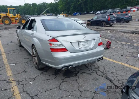 2008 Mercedes-Benz S 550 z USA, uszkodzony, nr VIN WDDNG71X38A230679